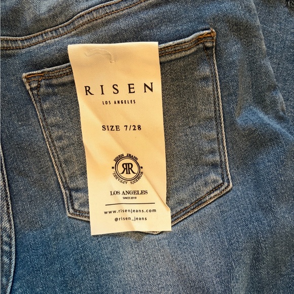 Risen Wide-Leg Jeans - Picture 2 of 4